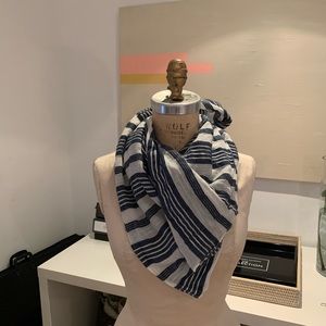 Excellent condition lightweight infinity scarf